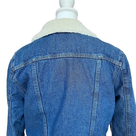 LEVI’S Original Sherpa Trucker Jacket - Picture 5 of 8